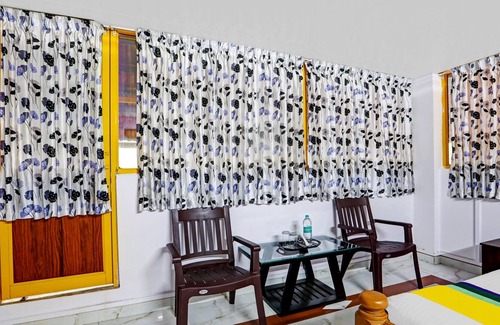 Mahadevpet Hotel | Itsy By Treebo - Iha Comforts With Mountain View