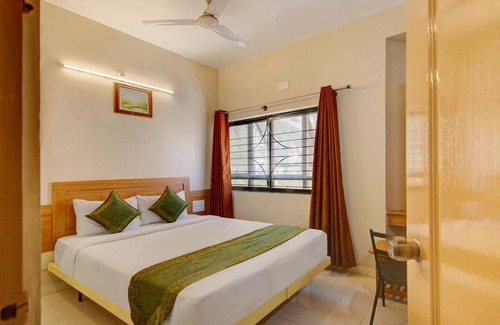 Rajajinagar Hotel | Itsy By Treebo - KES Residency