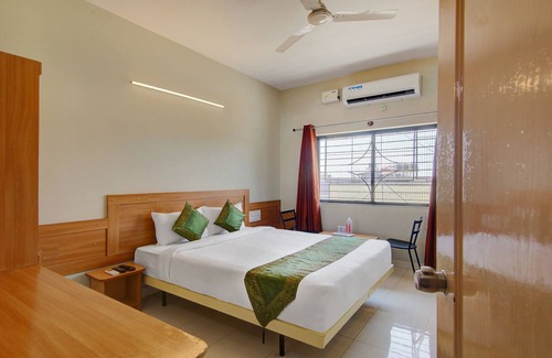 Rajajinagar Hotel | Itsy By Treebo - KES Residency