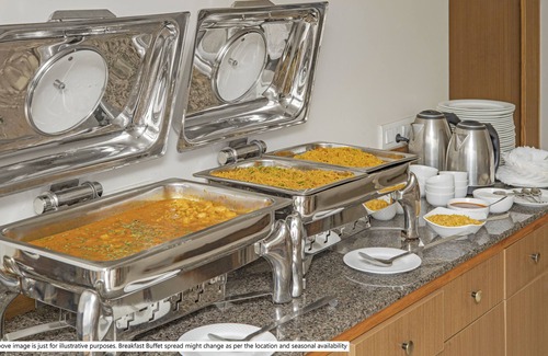 Kozhikode Hotel | Itsy By Treebo - Rotano Glitz Inn