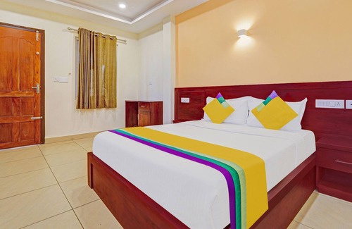 Kattappana Hotel | Itsy By Treebo - Sparrows Suite & Resorts With Mountain View