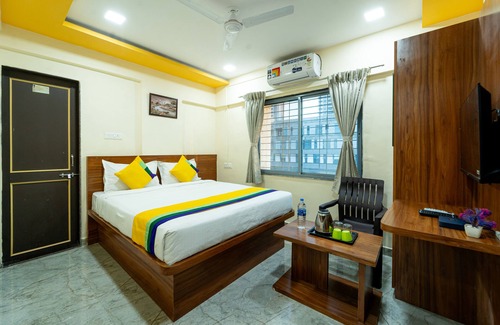 Hadapsar Hotel | Itsy Hotels Anand Executive, Near Amanora