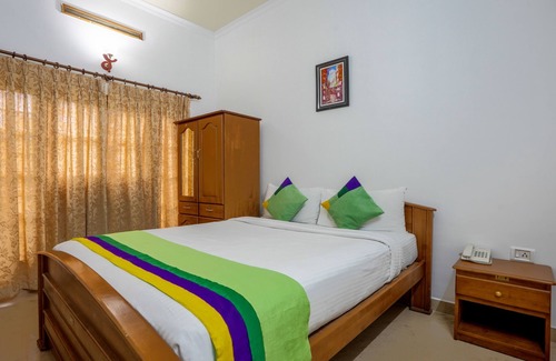 Chinnakanal Hotel | Itsy Hotels Classiyo Munnar Crown Resorts