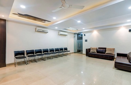 Bhowanipore Hotel | Itsy Hotels Neeranand Plaza