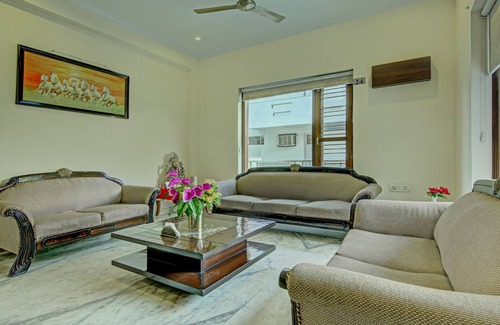 Noida Hotel | Itsy Hotels Swastika Inn Sector 26
