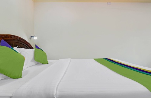 Kovalam House | Itsy Hotels The Waters Edge Beach Resort