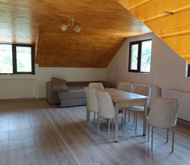 Domasnea House | Ivan's House Cornereva