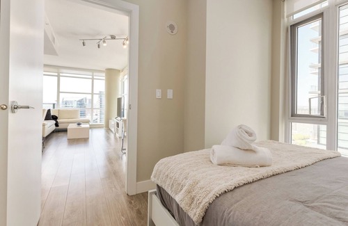 Victoria Park Apartment | "Ivory" 2 bdrm in Guardian Bldg
