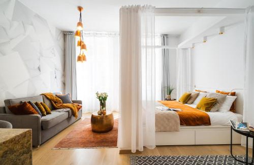 Stare Miasto Apartment | Ivory Apartment - LoftAffair