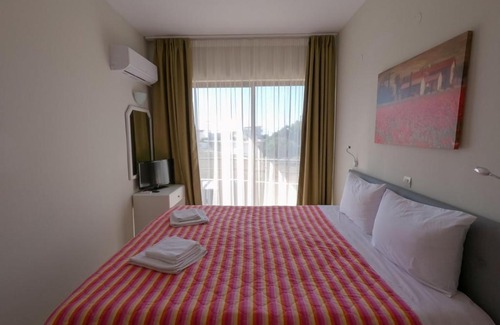 Theologos Apartment | IVORY HOTEL