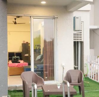 Karjat Apartment | Ivy Bliss Studio with Private Pool, B 05, Karjat