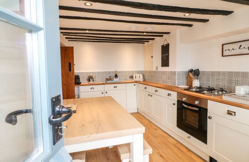 Winster Cottage | IVY COTTAGE, family friendly, character holiday cottage in Winster