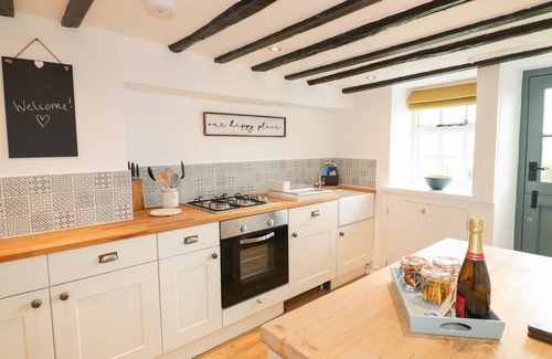 Winster Cottage | IVY COTTAGE, family friendly, character holiday cottage in Winster