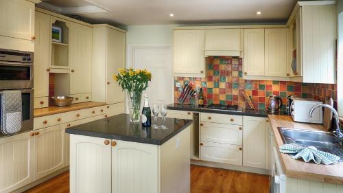 Bourton House | Ivy Cottage