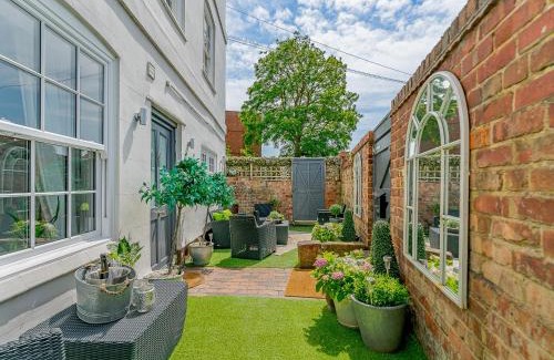 Chester House | Ivy Cottage