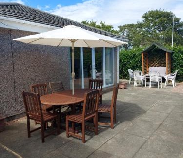 Montrose House | Ivy Cottage