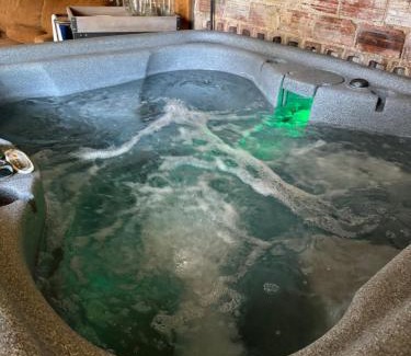Florence Park House | Ivy Cottage W Hot Tub By Hvnlyhomes