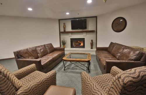 Notre Dame Hotel | Ivy Court Inn and Suites