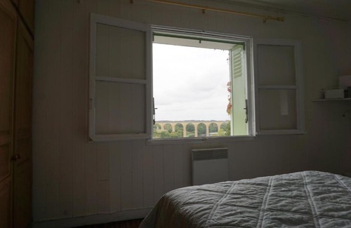 L'Isle-Jourdain House | Ivy house