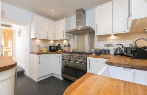 Lelant House | Ivy Mount-Cottage-Dog Friendly-Woodburners