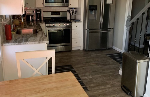 Lexington House | Ivy Suprise LakeView