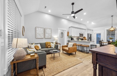 Chickamauga House | Ivy Villa | Adorable home in Chickamauga!