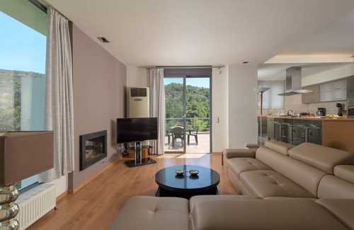 Ixia Villa | Ixian Hilltop Villa with private pool