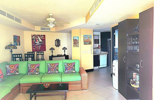 Ixtapa Condo | Ixtapa Paradise: 1 Bedroom, 2 Bath Condo at BVG Marina Stunning Sunset Views!