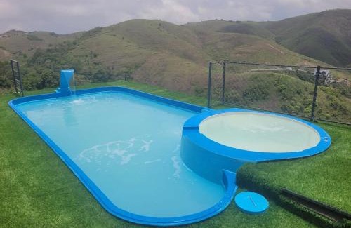 Pirmed House | Izzat Inn Pool Villa Parunthumpara