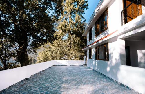 Nainital House | jüSTa Lake View Residences, Nainital