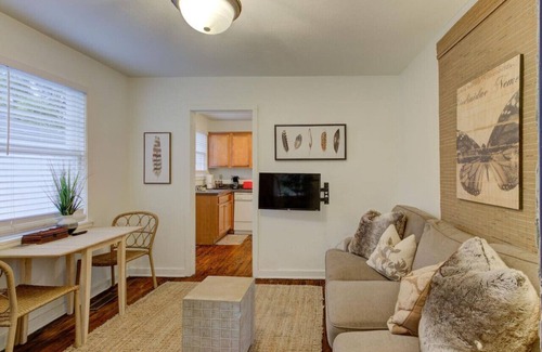 Midtown Apartment | J 86 · Gated Cottage Community! Ideal Midtown spot