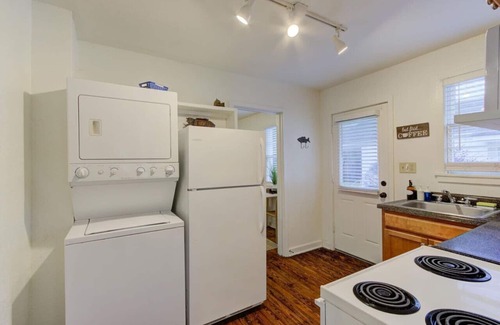 Midtown Apartment | J 86 · Gated Cottage Community! Ideal Midtown spot