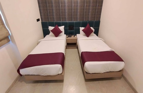 Jogeshwari West Hotel | J Hotel and Banquets