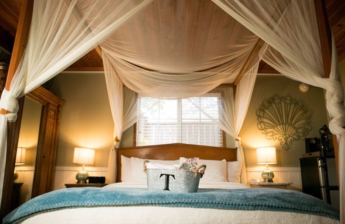 Lodge Hill Bed & Breakfast | J Patrick Inn