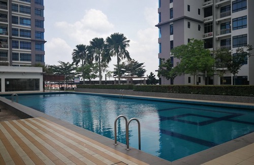 Tebrau Apartment | J&R Homestay(Home Away from Home)