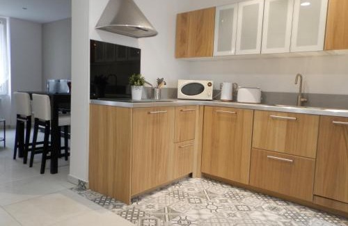 Quartier Saint-Leon Apartment | JAB'S HOME