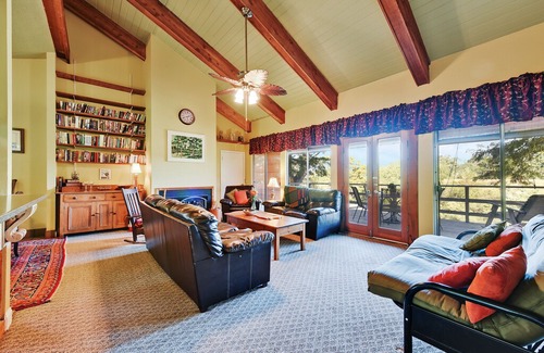 Slidell House | Jabberwocky's Bayou Home with Pool!