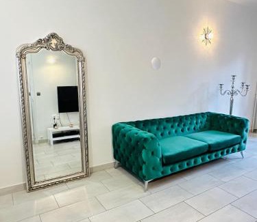 Bezons House | Jabeen's House Bedroom 1