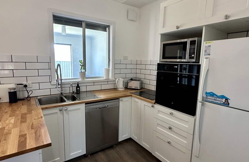 West Busselton House | Jacaranda Cottage your serene oasis in the heart of West Busselton
