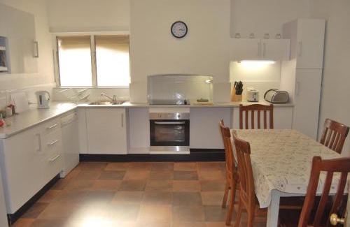 Murray Bridge Apartment | Jacaranda Cottage
