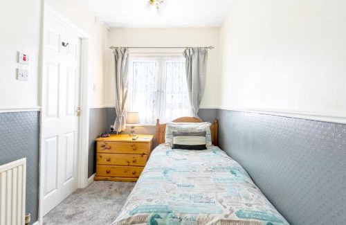 Paignton Bed & Breakfast | Jacaranda Hotel