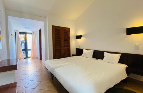 Areias de Sao Joao House | Jacaranda II CIP