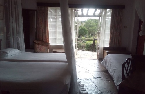 Gilgil Hotel | Jacaranda Lake Elementaita Lodge