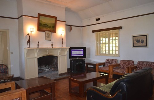 Gilgil Hotel | Jacaranda Lake Elementaita Lodge