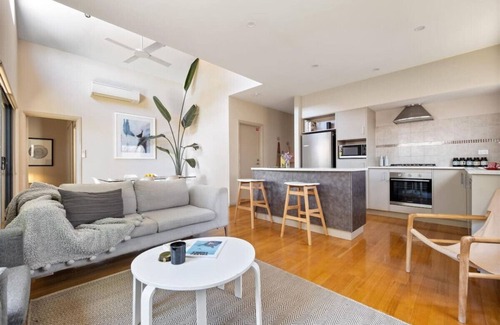 Margaret River Apartment | Jacaranda Lane | Sleek & Modern | Central