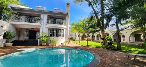 Victoria Falls Bed & Breakfast | Jacaranda Lodge