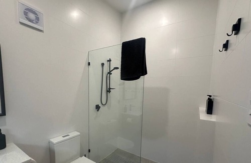 Dudley Park Apartment | Jacaranda Place
