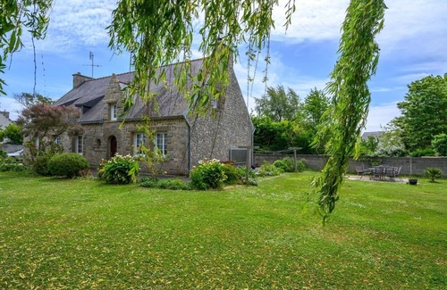 Plomeur Apartment | Jacinthe - Appt dans une villa néo-bretonne