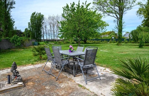 Plomeur Apartment | Jacinthe - Appt dans une villa néo-bretonne