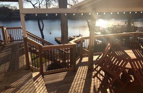 New Braunfels House | Jack's Cabin, Lake Dunlap, New Braunfels
